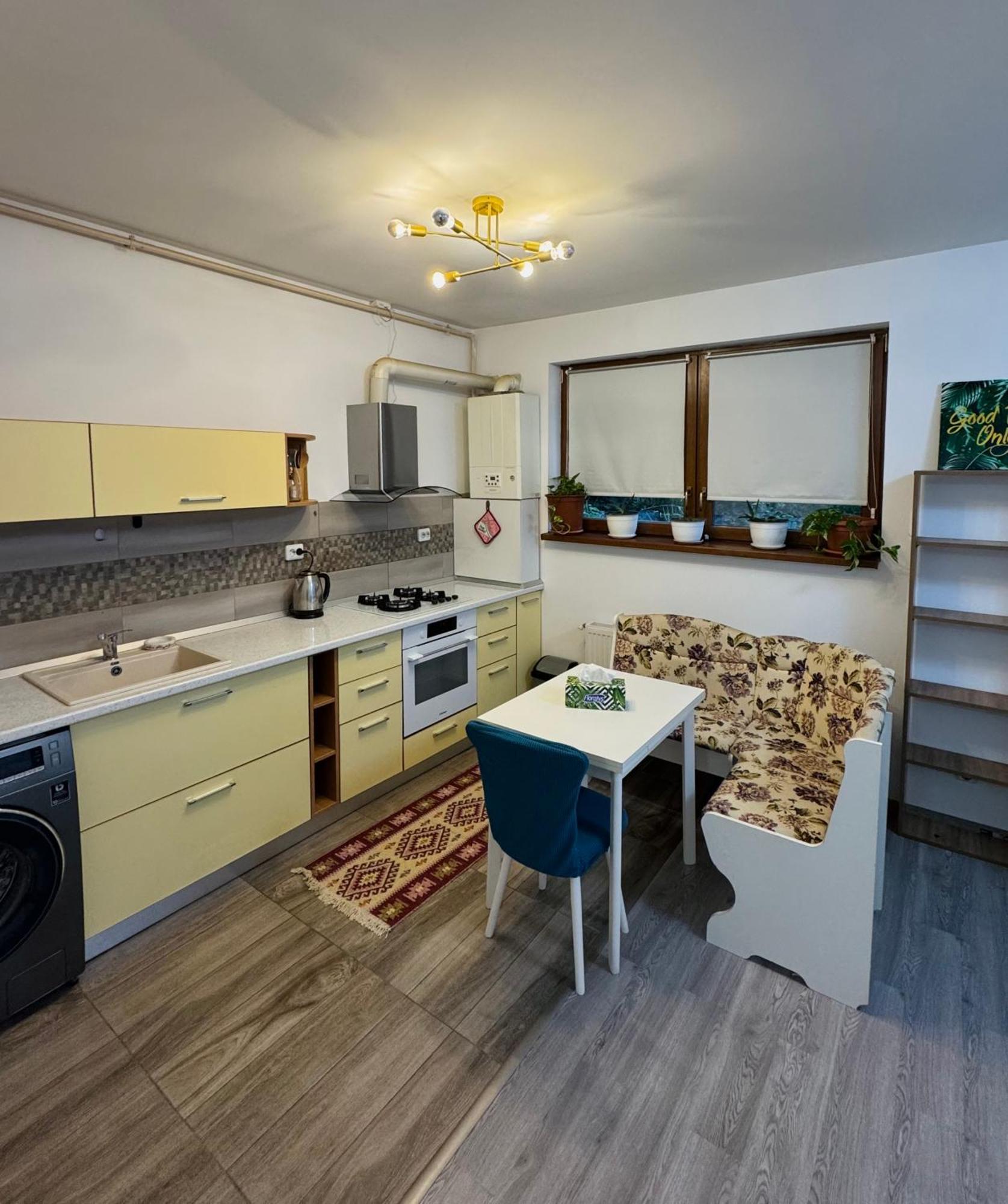 Apartment Solar D3, Private Parking, One Bedroom Bucarest Esterno foto